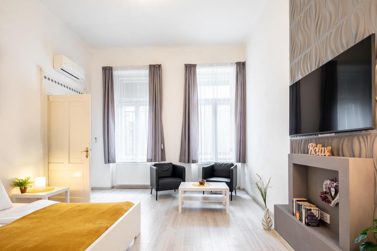 New, High Quality Apartment In The City Center Budapest Bagian luar foto
