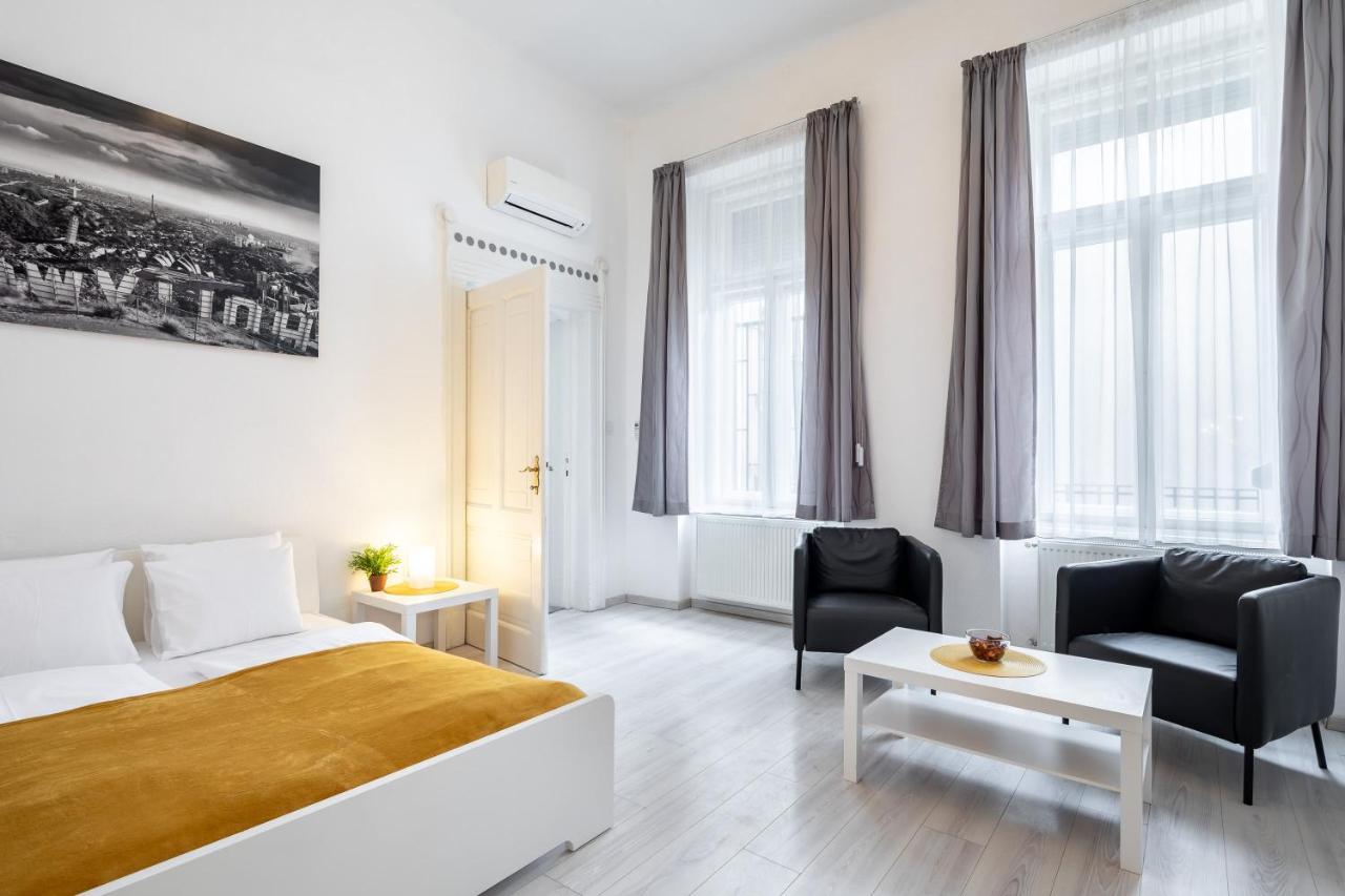 New, High Quality Apartment In The City Center Budapest Bagian luar foto