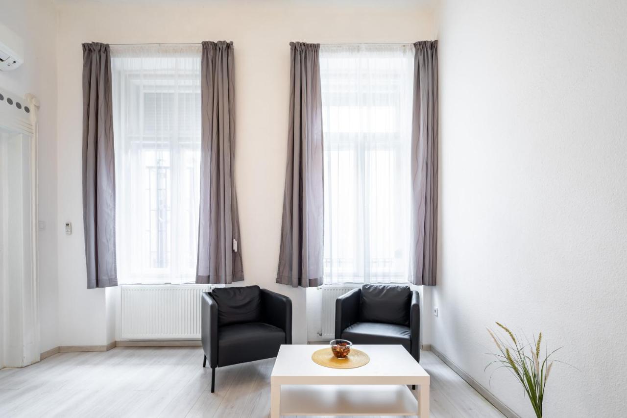 New, High Quality Apartment In The City Center Budapest Bagian luar foto