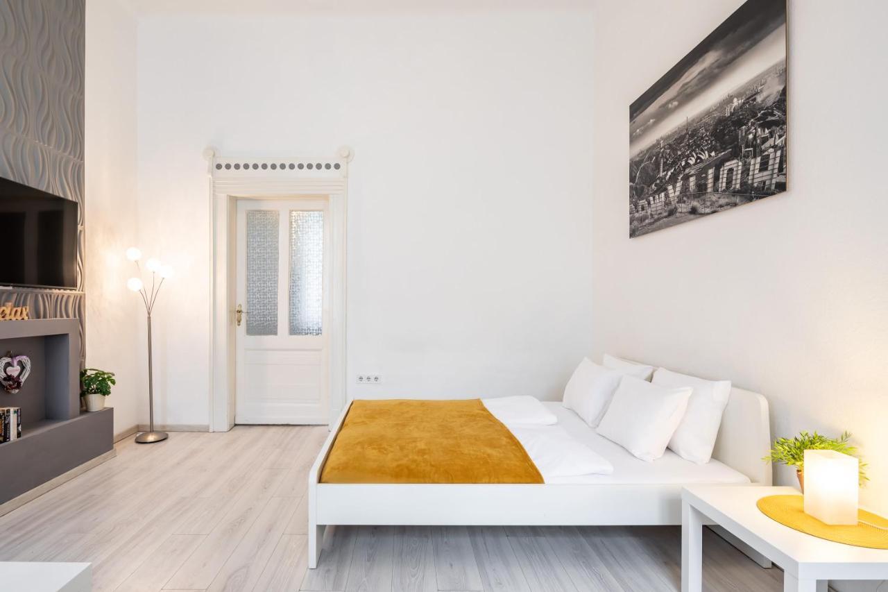 New, High Quality Apartment In The City Center Budapest Bagian luar foto