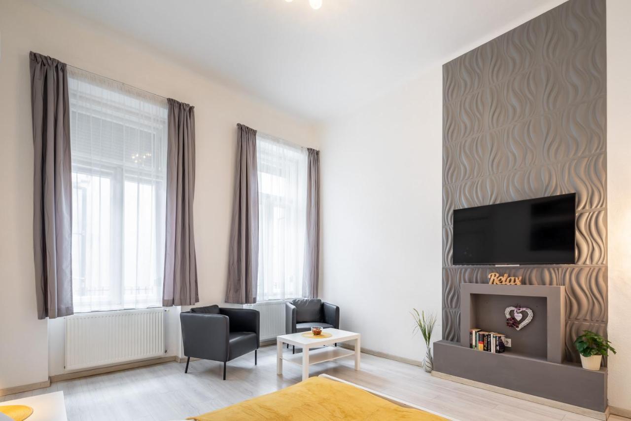 New, High Quality Apartment In The City Center Budapest Bagian luar foto